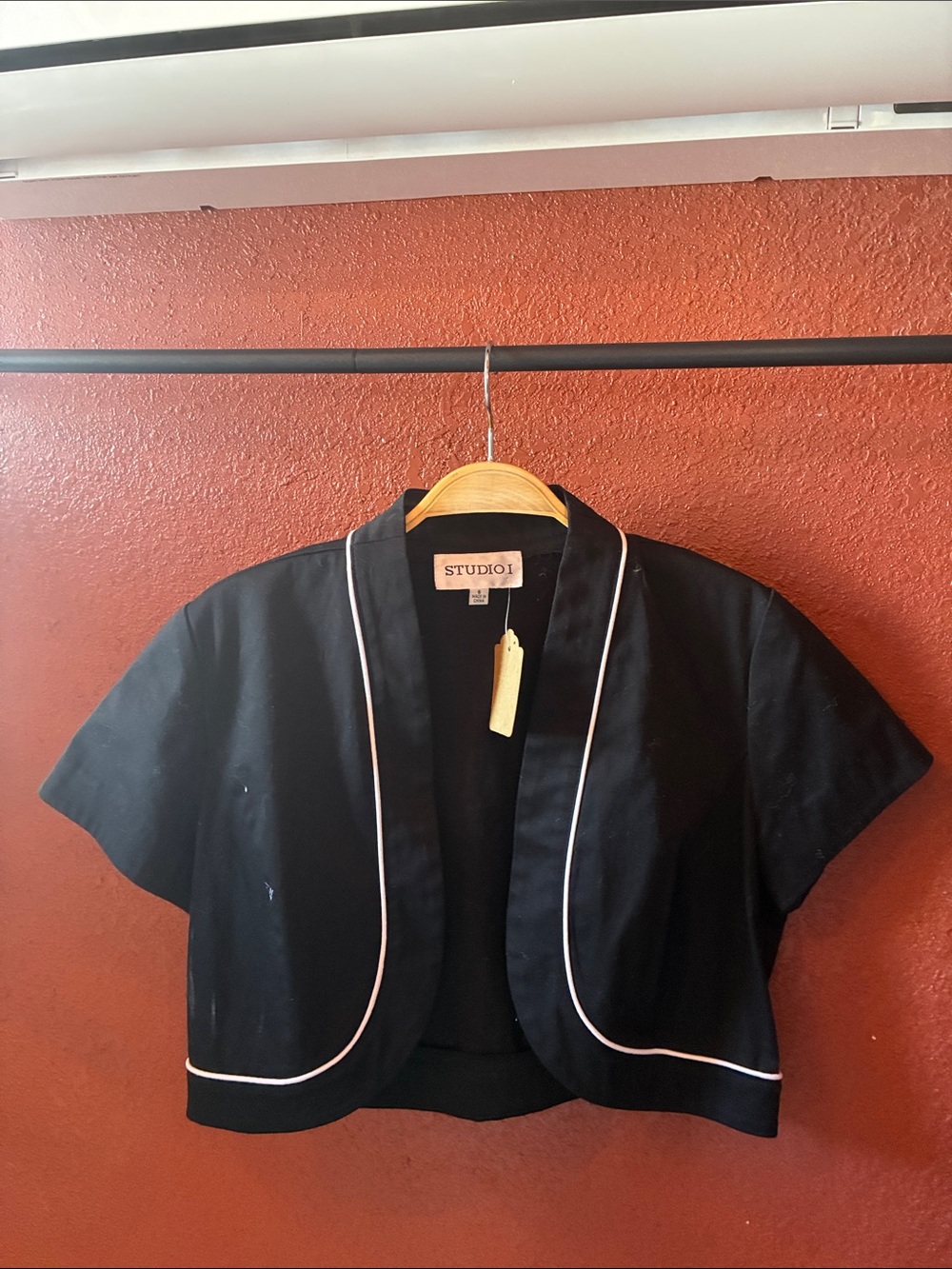 Studio 17 Black Cropped Short-Sleeve Blazer with White Trim